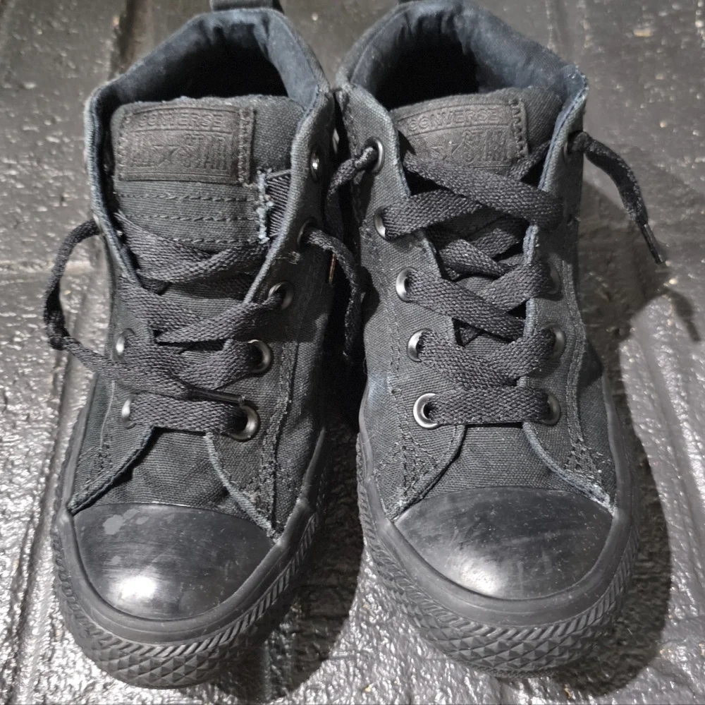 Converse Chuck Taylor All Star Street Mid, Junior Size 2